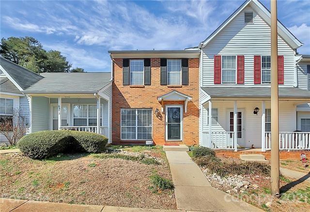 Property image 2 at 6310 Windsor Gate Lane, Charlotte, NC 28215