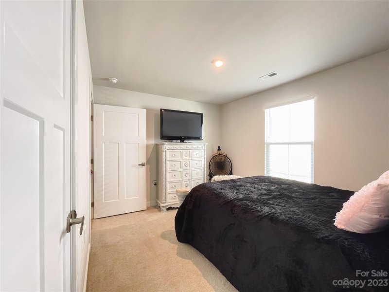 Property image 4 at 6028 Bellastead Drive, Charlotte, NC 28214