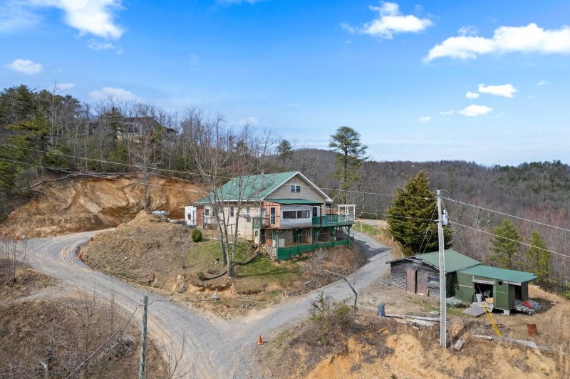 33 Faholoa Ridge Road