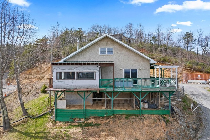 Property image 2 at 33 Faholoa Ridge Road, Black Mountain, NC 28711