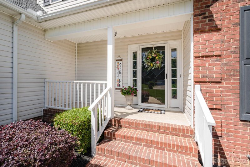 Property image 3 at 2717 Lexington Pointe Place, Matthews, NC 28104