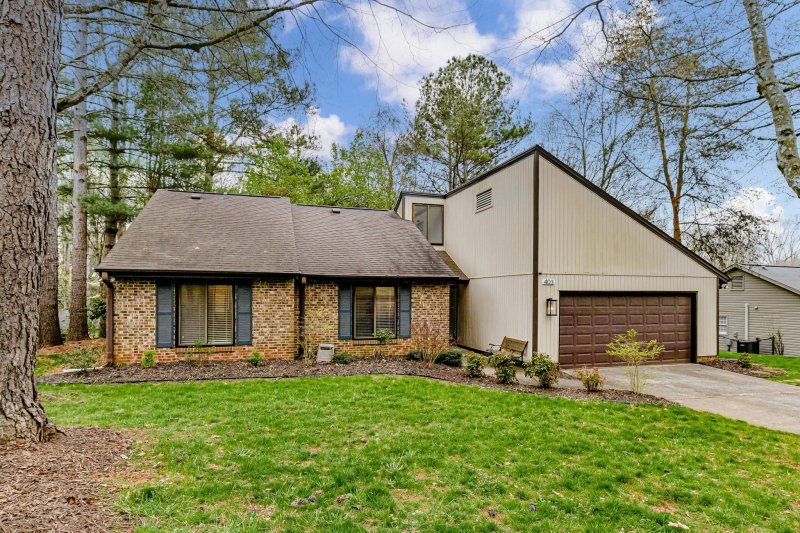 Property image 2 at 403 Ridgeway Drive, Belmont, NC 28012