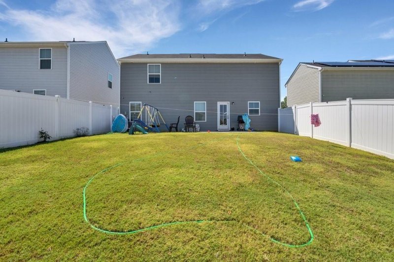 Property image 2 at 5115 Merwyn Avenue, Charlotte, NC 28215