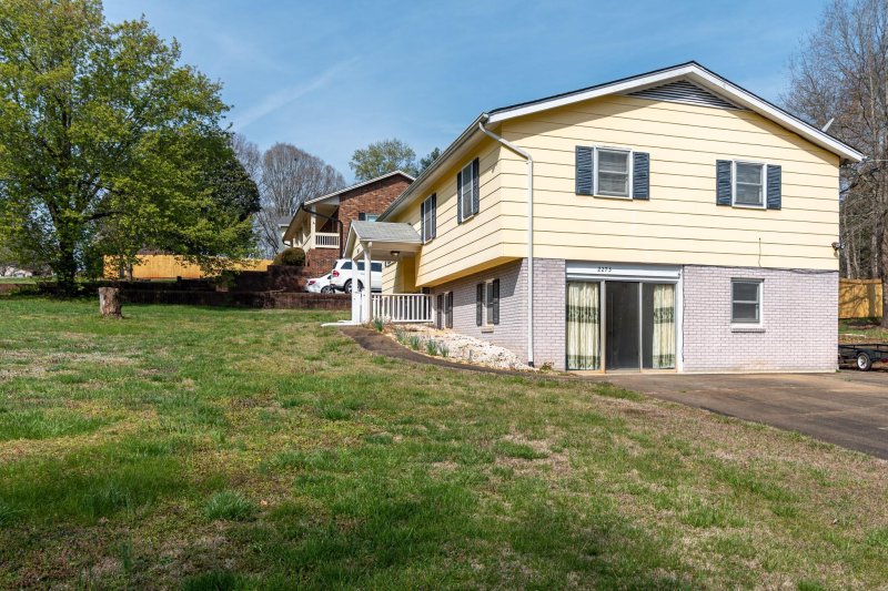 Property image 2 at 2273 38th Avenue, Hickory, NC 28601