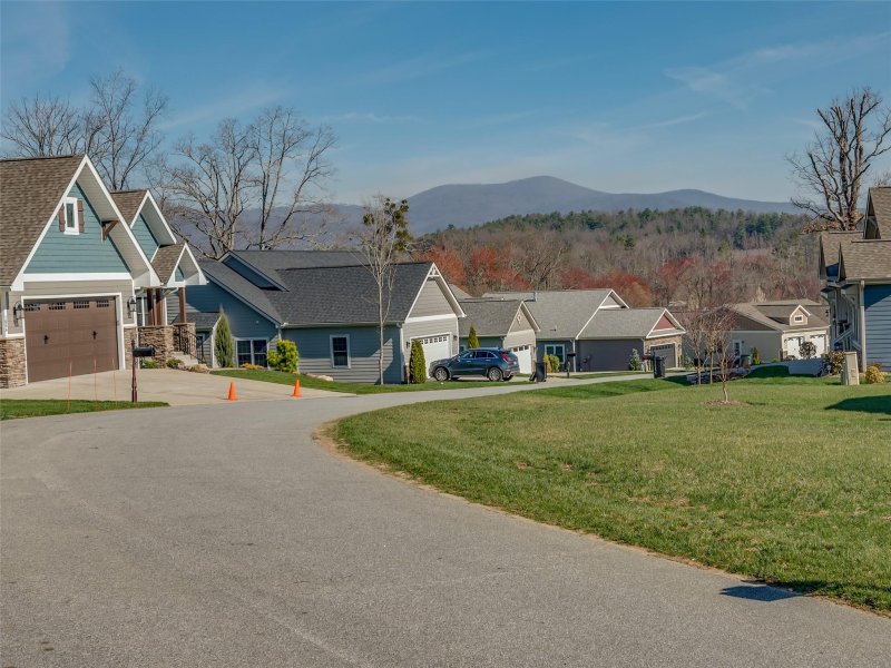 Property image 2 at 1088 Blacksmith Run Drive, Hendersonville, NC 28792