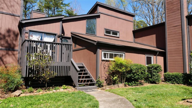 6103 Honeysuckle Lane