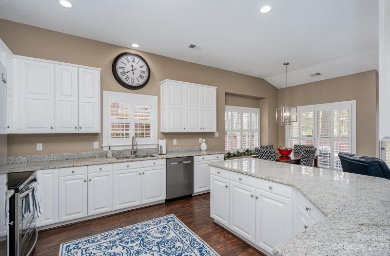 Property image 4 at 7035 Walton Heath Lane, Charlotte, NC 28277