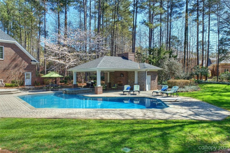 Property image 5 at 2093 Kings Manor Drive, Matthews, NC 28104