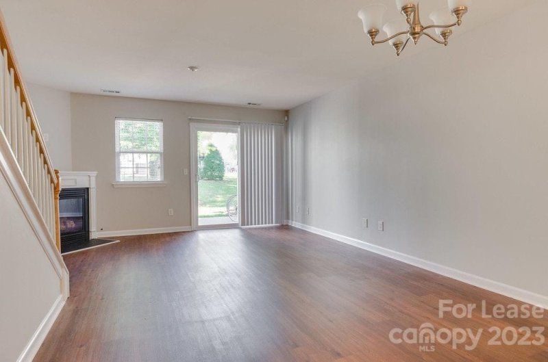 Property image 2 at 3577 Draycott Avenue, Charlotte, NC 28213