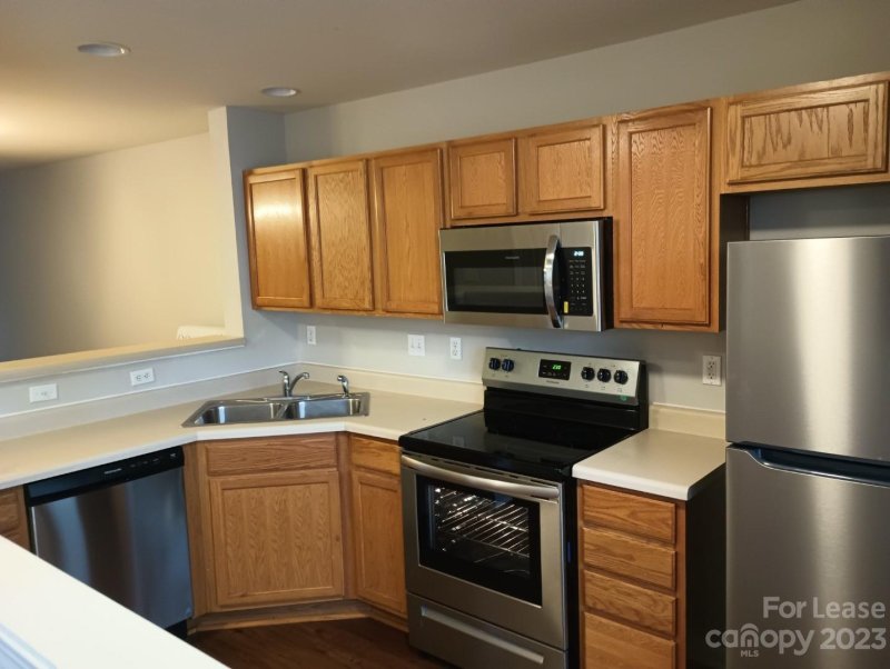 Property image 3 at 3577 Draycott Avenue, Charlotte, NC 28213