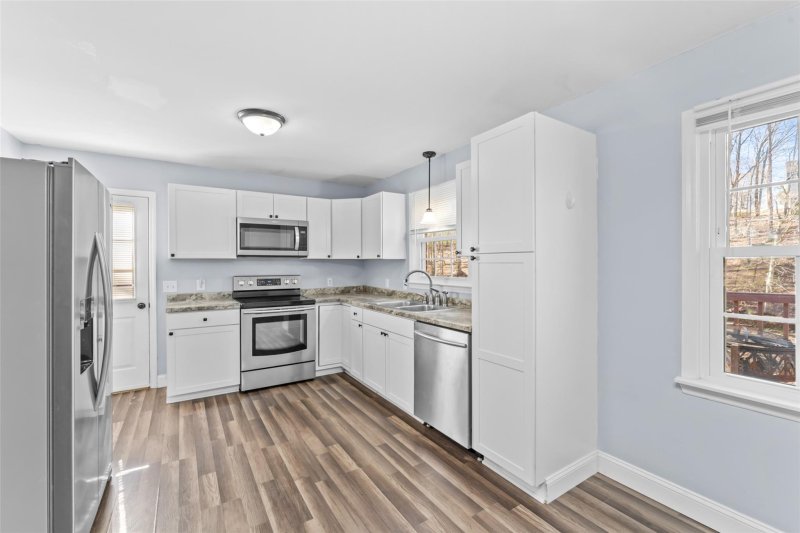 Property image 2 at 3914 22nd Street, Hickory, NC 28601