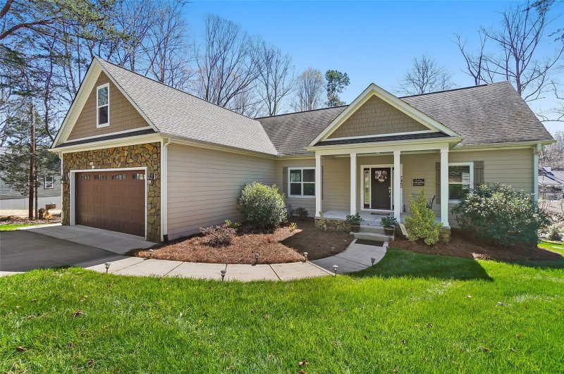 Property image 4 at 7462 Bankhead Road, Denver, NC 28037