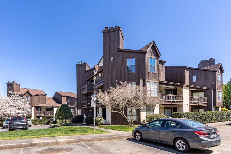 Property image 3 at 8099 Cedar Glen Drive, Charlotte, NC 28212