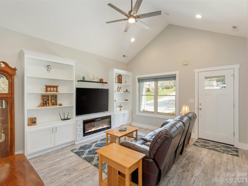 Property image 4 at 43 Middle Street, Hendersonville, NC 28792