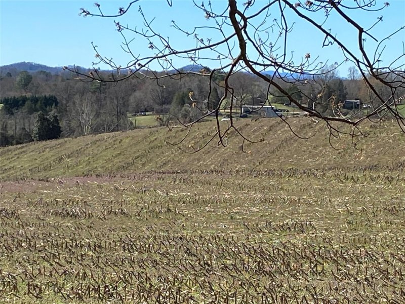 Property image 2 at 2085 Piper Ridge Drive, Lenoir, NC 28645