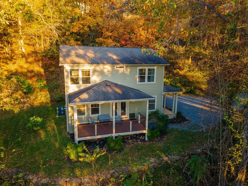 Property image 2 at 202 Mostert Drive, Asheville, NC 28804