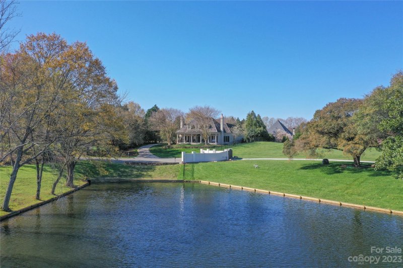 Property image 2 at 8710 Lake Challis Lane, Charlotte, NC 28226