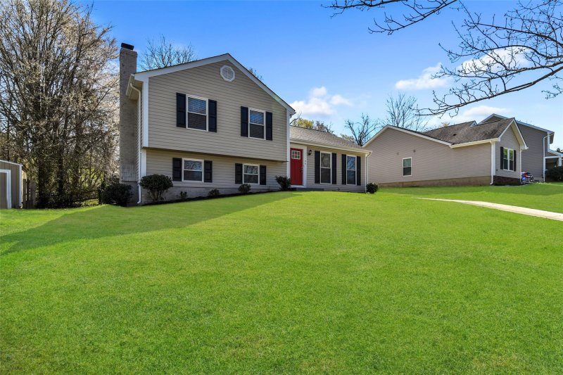 Property image 2 at 11106 Bridgehampton Drive, Charlotte, NC 28262