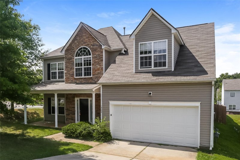 Property image 4 at 1303 Kersey Glen Lane, Charlotte, NC 28216