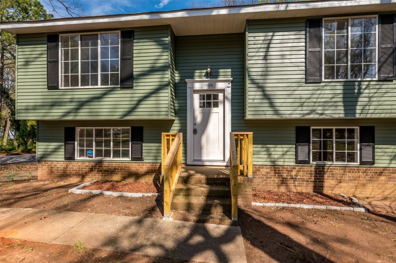 Property image 2 at 7801 Holly Hill Road, Charlotte, NC 28227