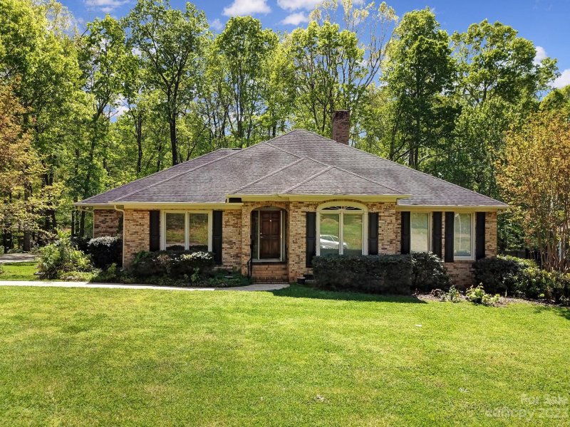 2681 Oakhurst Drive