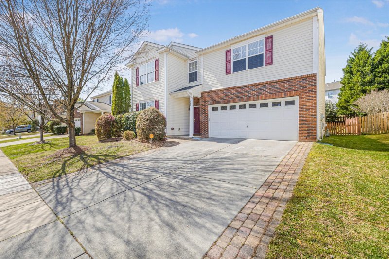 Property image 2 at 7343 Lamplighter Close Drive, Matthews, NC 28105