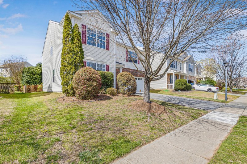 Property image 3 at 7343 Lamplighter Close Drive, Matthews, NC 28105