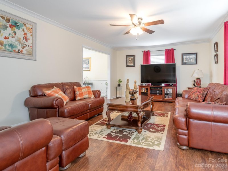 Property image 2 at 2003 Saratoga Drive, Gastonia, NC 28056