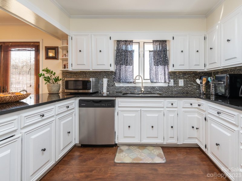 Property image 4 at 2003 Saratoga Drive, Gastonia, NC 28056