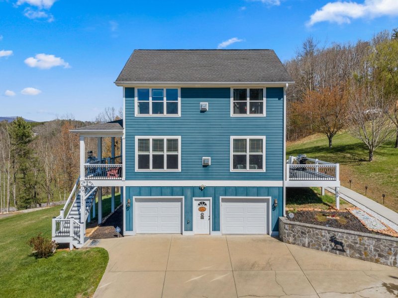 Property image 2 at 153 Timber Ridge Circle, Leicester, NC 28748