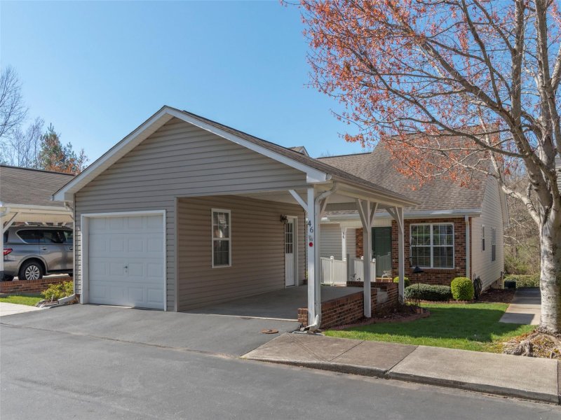 46 S Creekside Court