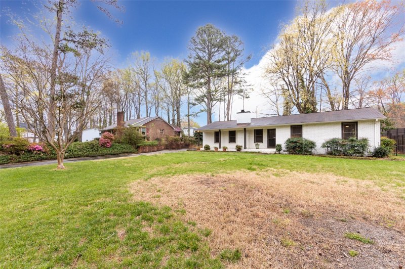 Property image 2 at 5626 Charing Place, Charlotte, NC 28211