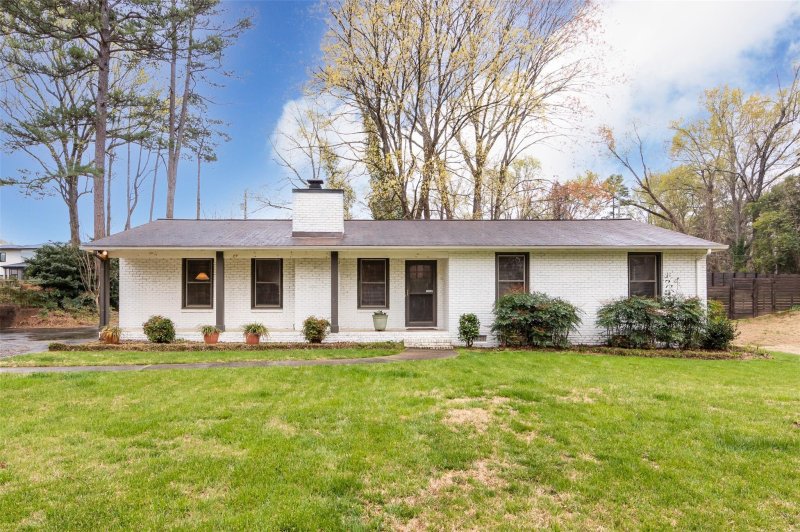 Property image 4 at 5626 Charing Place, Charlotte, NC 28211