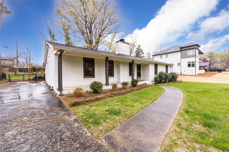 Property image 5 at 5626 Charing Place, Charlotte, NC 28211