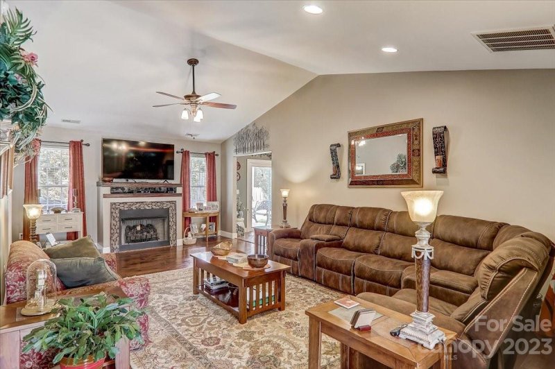 Property image 4 at 129 Lanceford Circle, Fletcher, NC 28732