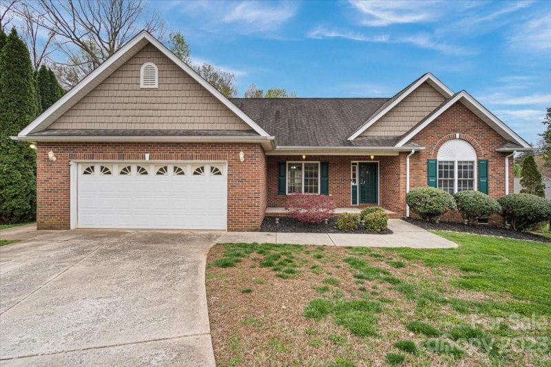 Property image 2 at 707 Braemore Court, Conover, NC 28613