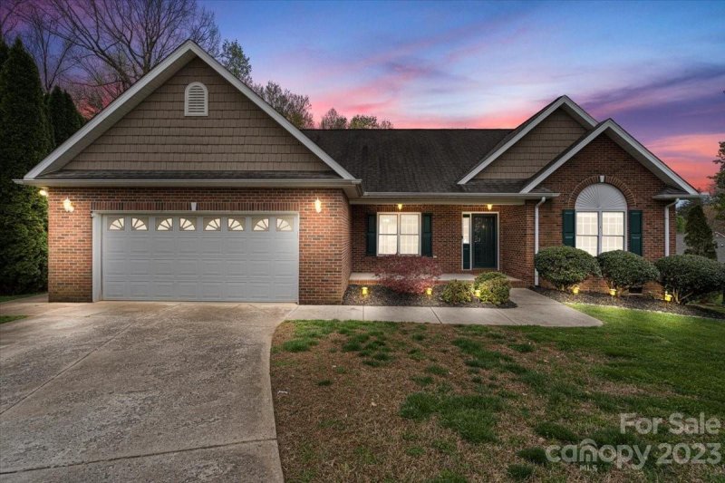 Property image 3 at 707 Braemore Court, Conover, NC 28613