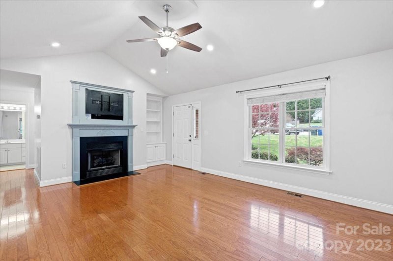 Property image 4 at 707 Braemore Court, Conover, NC 28613