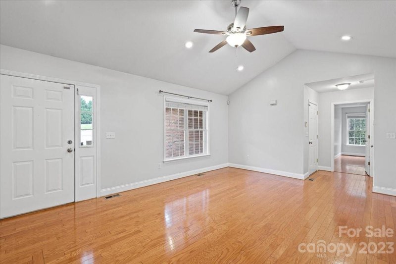 Property image 5 at 707 Braemore Court, Conover, NC 28613