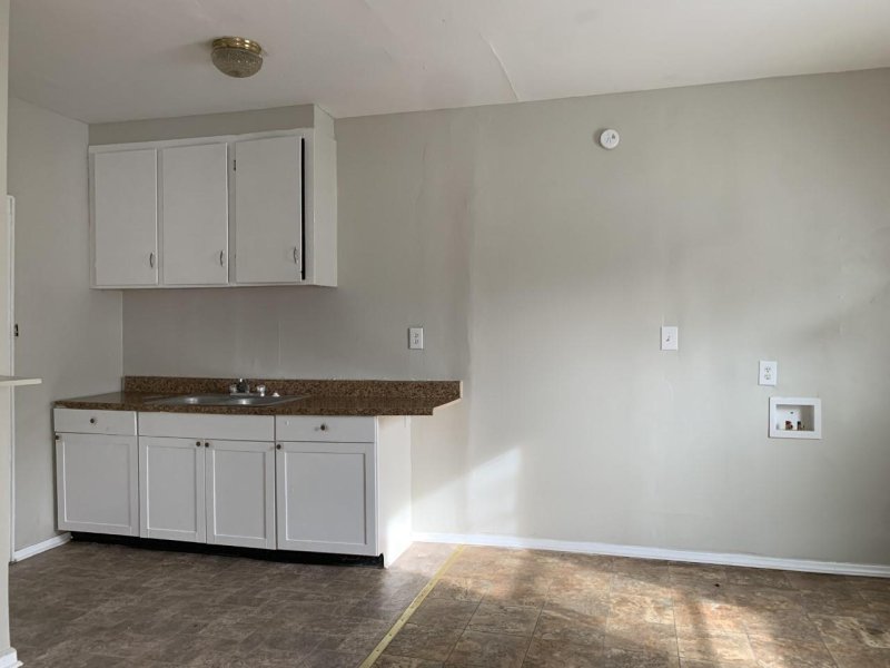 Property image 4 at 105 S Inman Avenue, Bessemer City, NC 28016