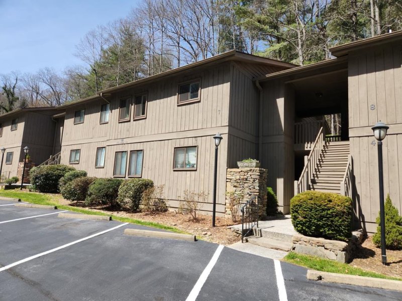 Property image 2 at 49 Lake Drive, Laurel Park, NC 28739