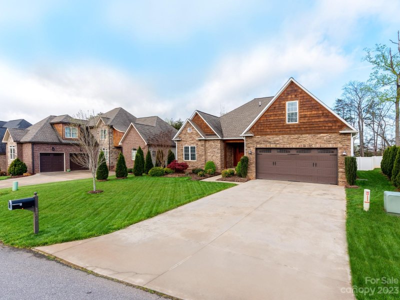 Property image 2 at 1482 Kensington Park Court, Hickory, NC 28602