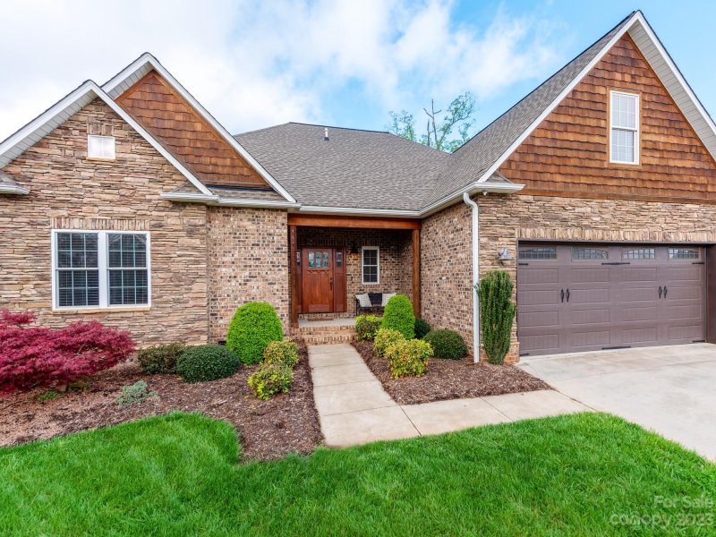 Property image 3 at 1482 Kensington Park Court, Hickory, NC 28602