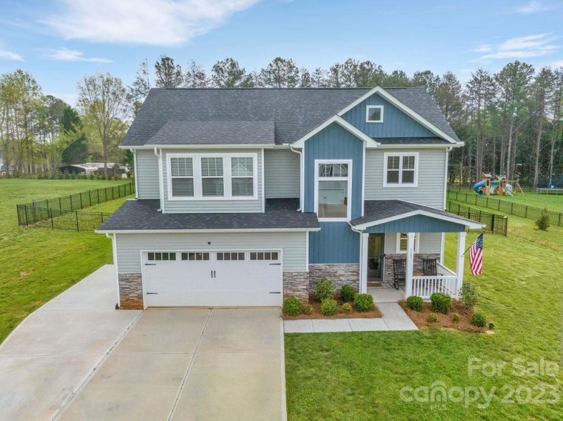 Property image 3 at 112 Spring Creek Drive, Mount Holly, NC 28120