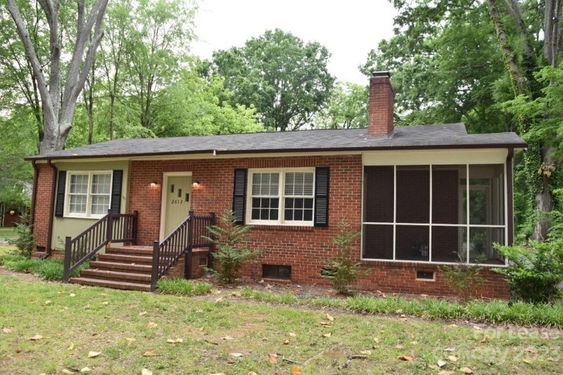 Property image 2 at 2613 Providence Road, Charlotte, NC 28211