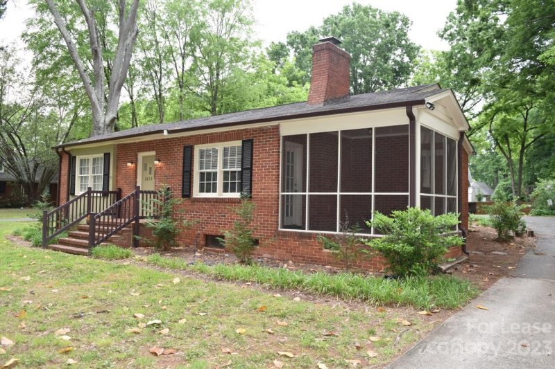 Property image 3 at 2613 Providence Road, Charlotte, NC 28211