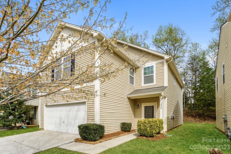 Property image 2 at 1068 Joselynn Drive, Gastonia, NC 28054