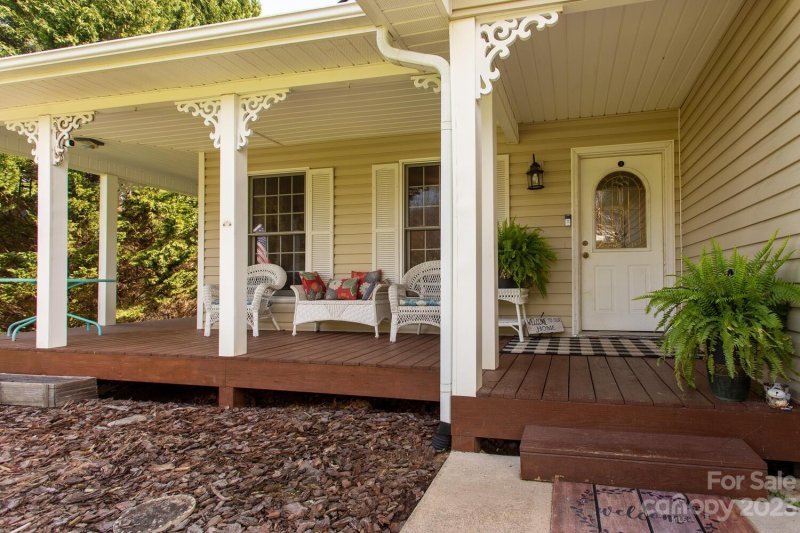 Property image 3 at 105 Meadow Run, Asheville, NC 28806