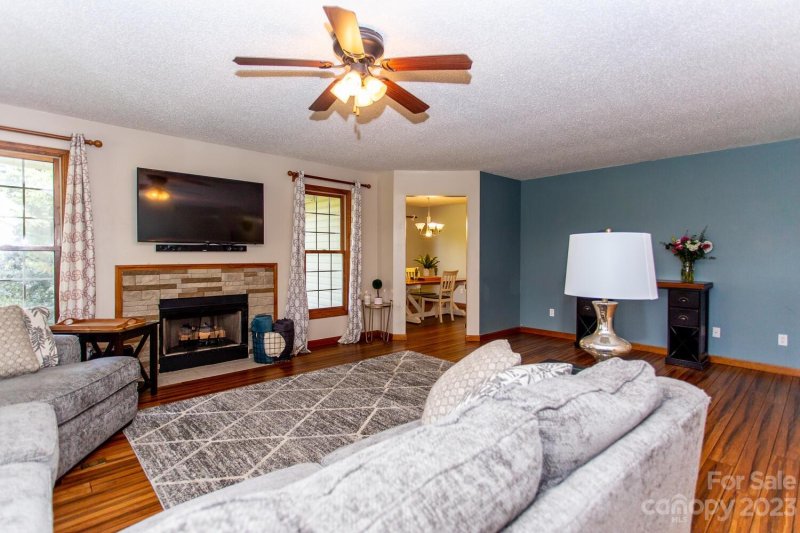 Property image 5 at 105 Meadow Run, Asheville, NC 28806