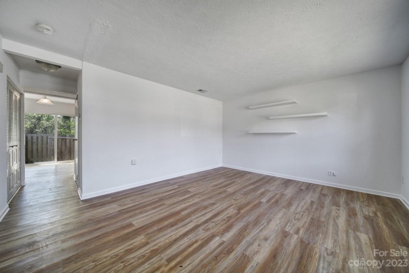 Property image 2 at 9440 Lexington Circle, Charlotte, NC 28213